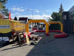 4xCrazy Cart mit Rennstrecke im Set