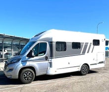 Carado T338 - Neues Modell 2024 mit zwei hinteren Einzelbetten und Hubbett