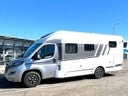 Carado T338 - Neues Modell 2024 mit zwei hinteren Einzelbetten und Hubbett