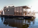 my Seahouse 2 Luxus Hausboot mieten auf der Mecklenburgischen Seenplatte! Führerscheinfrei - Galerie - Bild 1