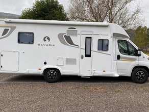 BAVARIA T746 FC
