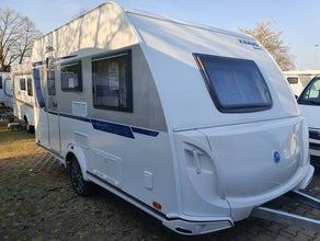 Knaus 400LK Sport Silver Selection, Wohnwagen 4 Personen mit Sonnensegel, Familien-Caravan, Dachklima, Hund