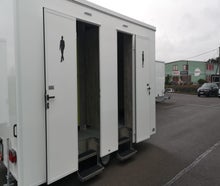 Toilettenwagen 3 Damen/1 Herren Toilettenkabine und 4 Urinale - Baujahr 2024