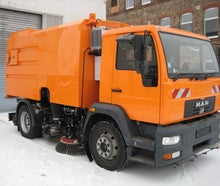 LKW- Kehrmaschine PurAer 6, Behaeltervolumen 6 cbm; auf MAN 15.180 LE