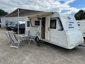 Familienwohnwagen Caravelair 496 TKM mit Stockbetten