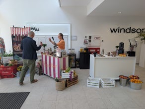 Mobile Smoothie und Açaí Bar mit Top Equipment und 50 Smoothies inklusive
