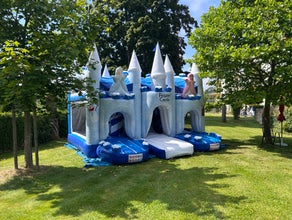 Hüpfburg Multiplay Froze Castle
