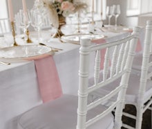 Weißer Chiavari Stuhl aus Holz - Hochzeitsstuhl - Bankettstuhl - Inkl. Sitzkissen