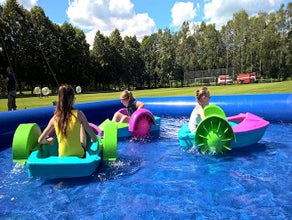 Power Paddler Miniboote mit Pool für Events mieten