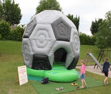 Hüpfburg ~ Fußball ~ Springburg ~ Fussball ~ Hopsburg ~ hüpfen ~ bei spass-events