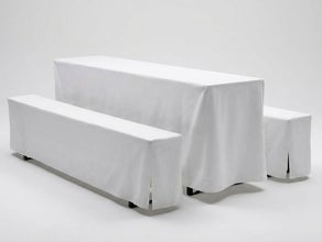 Bierzeltgarnitur mit Hussen mieten – Vom Biertisch zur Gala-Tafel: Eleganz pur für Ihr Event!