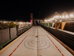 Eisstock Bahn / Curlingbahn / Mobile Eisbahn / Eiscurling / Kunsteibahn mieten in Hamburg und Schleswig-Holstein oder bundesweit