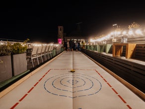 Eisstock Bahn / Curlingbahn / Mobile Eisbahn / Eiscurling / Kunsteibahn mieten in Hamburg und Schleswig-Holstein oder bundesweit