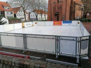 150 qm mobile Eisflche mieten , Eishockeyflche, Kunsteisbahn,  Kunststoffeisbahn, Mobile Eisbahn - 4821720725 mieten | Erento.com
