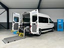 VW Crafter Rollstuhllift max. 4 Rollstuhlplätze / 8 Fahrgäste