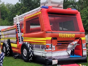 Vermiete Hüpfburg "Feuerwehrstrecke" Einschulung Party Geburtstag