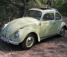 VW Käfer mit Faltdach Oldtimer Beetle Herby