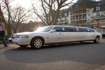 Limousine Lincoln Towncar / Strechlimousine zum günstigen Preis