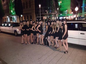 Stretchlimousine Lincoln Tow Car mit Chauffeur für 8 Personen