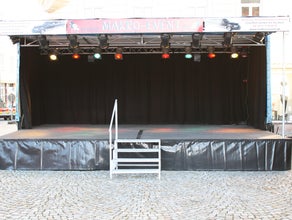 Bühne / incl. Lichttechnik (mobile Bühne) - Keine Aufbauhelfer nötig!