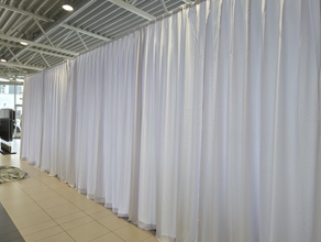 Pipe and Drape 3m Set weiss mieten – Trennwand