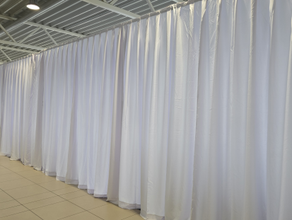Pipe and Drape 3m Set weiss mieten – Trennwand