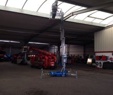 Personenlift Genie AWP-30 S mieten