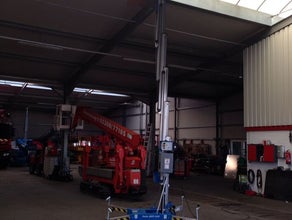 Personenlift Genie AWP-30 S mieten