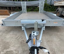 Baumaschinentransporter