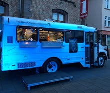 Foodtruck / Schoolbus / Catering / Imbisswagen / Streedfood