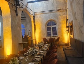 Ambientebeleuchtung mieten ab 17,90 €: Akku-Uplights für Hochzeit und Location ✓ kabellos ✓ kautionsfrei