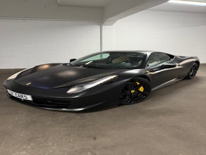 Ferrari 458 Italia mieten leihen Sportwagen Düsseldorf ✅