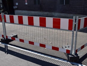 Schrankenzaun, Absperrgitter, Drängelgitter, Baugitter