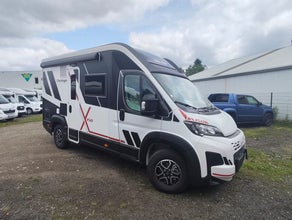 Ultrakompaktes Wohnmobil 6m - Kompaktheit eines Vans, großes Badezimmer