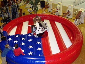 BULL RIDING / RODEO BULLE / BULLEN REITEN / BULLRIDING
