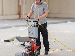 Teppichstripper mit Antrieb (123 kg)