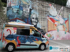 Ford Transit Custom - Komfortabler Van für 4 mit Solar-Panel