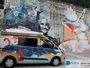Ford Transit Custom - Komfortabler Van für 4 mit Solar-Panel