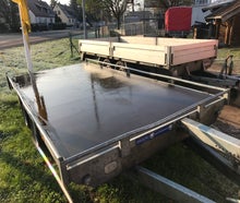 XXL Autotransportanhänger mit Rampe kippbar, Anhänger geschlossener Boden, Anhänger mit Seilwinde
