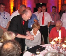 WELTMEISTER Zauberer Martin Eisele bittet zu Tisch!