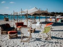 Schöne Sitzgelegenheiten - Hocker - Bänke - Strandkörbe - Loungemöbel - Liegestuhl - Sitzsack - Strohballen - Heuballen - Liegestühle - Vintage - BoHo - Beach - Shabby - Industrial - Galerie - Bild 1