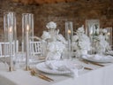 Vielseitige und Elegante Kunstblumen-Gestecke in Diversen Größen zur Miete Perfekt für Jede Veranstaltung und kaum von echten zu unterscheiden!