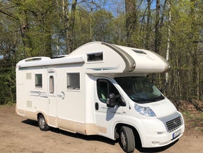 Wohnmobil XGO 105 Family Alkoven