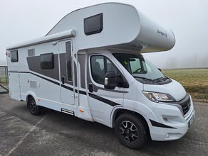 Sunlight A 70 Premium - Alkoven für bis zu 6 Personen mit Heckgarage