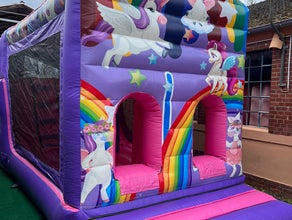 Hüpfburg "Einhornstrecke" mieten Spielstrecke Einhorn Hindernisbahn