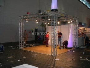 Messestand aus 4-Punkt-Aluminium Traverse