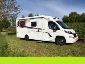 Luxusteilintegrierter Weinsberg 600 MEG mit Einzelbetten  TV, Navigation und Rückfahrkamera