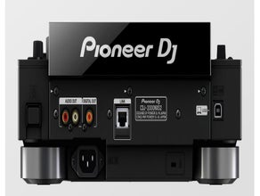 Pioneer CDJ 2000 nexus2 - Professional Digital DJ deck / Media Player