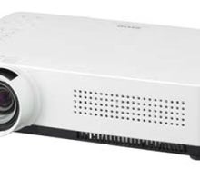 Beamer / Videoprojektor - 3000 Lumen Sanyo PLC - XU 305 A (Weitwinkel)