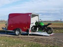 Spezial hochwertige Motorradanhänger Kofferanhänger geschlossen, 1300kg debon cargo, 100 km/h Zulassung mieten Vermietung